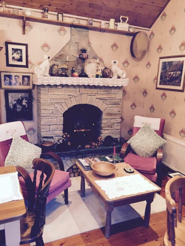 Teresas Cottage Donegal Town Exterior foto